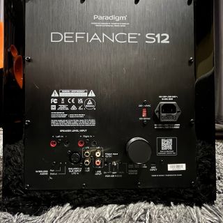 Paradigm Defiance S12 nabízí pořádný výkon v nízkých tónech díky zesilovači o výkonu 800 W RMS a měniči S-PAL™ poskytuje...